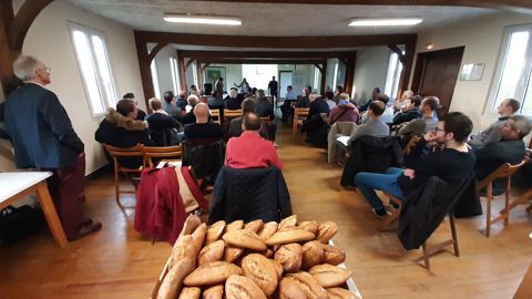 L’Union a réussi à créer des filières bio sur le grand centre de la France, l’Ouest et le Nord, comme en témoigne la présence de meuniers et de fabricants d’aliments, lors de l’assemblée générale, le 7 février à Guitry (Eure).